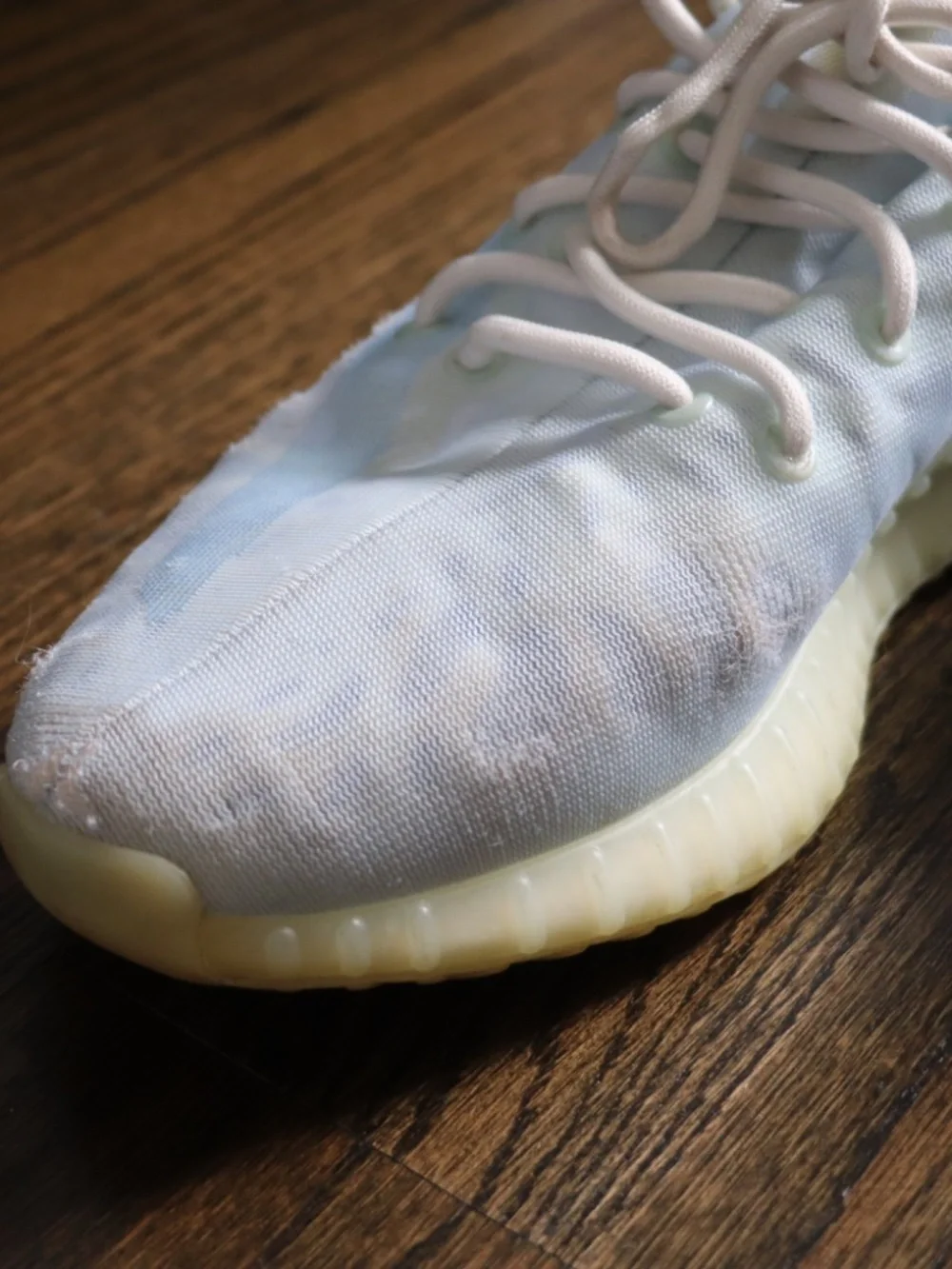 Adidas Yeezy Boost 350 V2 Mono Ice Low Top Athletic Sneaker Size 11 White Blue - Picture 2 of 16